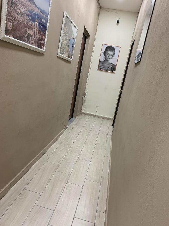 B&B Spaccanapoli A Due Passi Da Via Tribunali エクステリア 写真